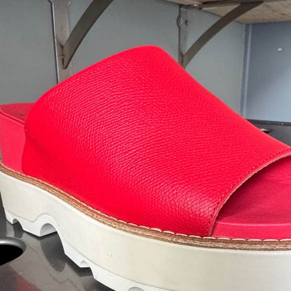 Sorel Red Platform Mules - Picture 5 of 9